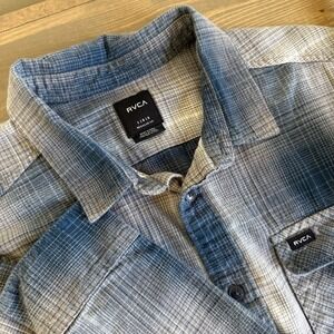 RVCA Men's Large Regular Fit Plaid Flannel Long Sleeve Button Up Shirt Collar